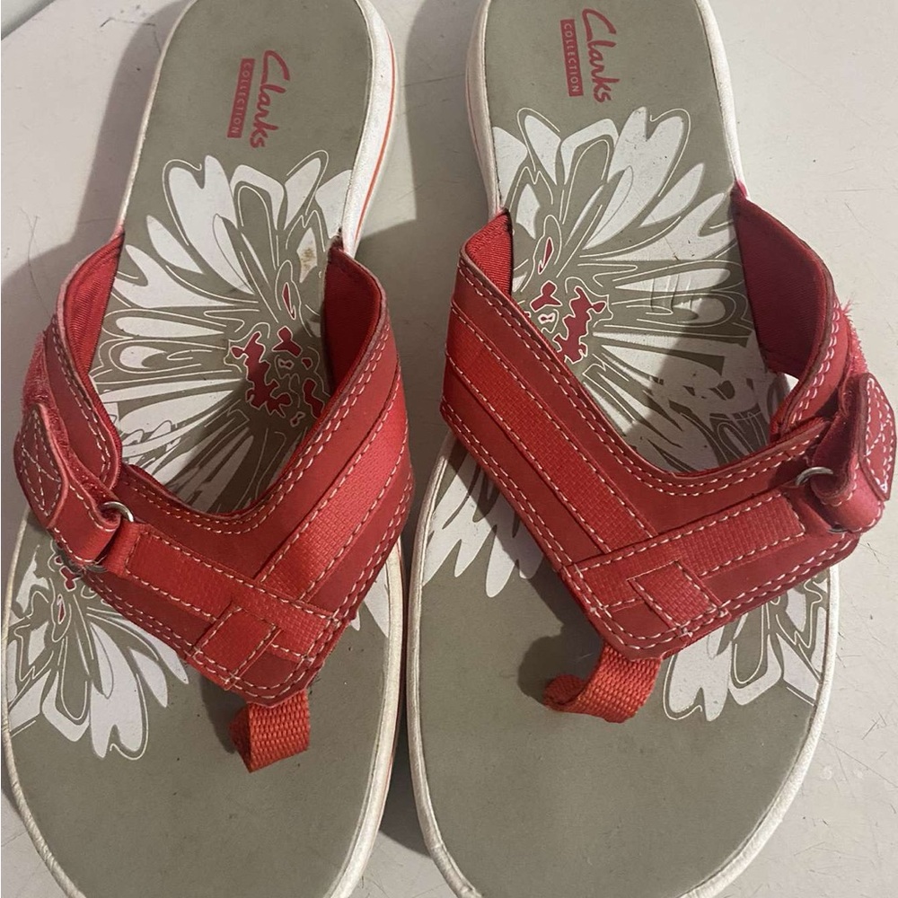 Clarks flipflops
